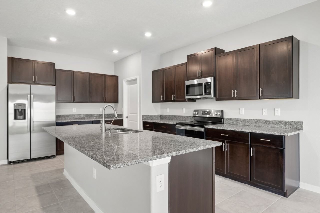 16612 Carlton Pond St - Photo 5 of 28
