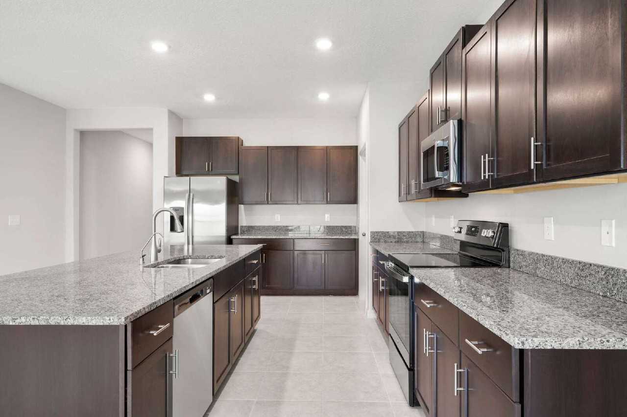16612 Carlton Pond St - Photo 6 of 28