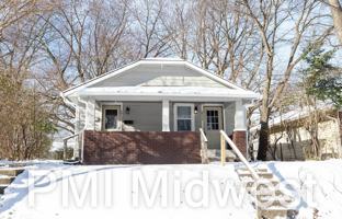 featured image of 2930 N Dearborn St Unit A