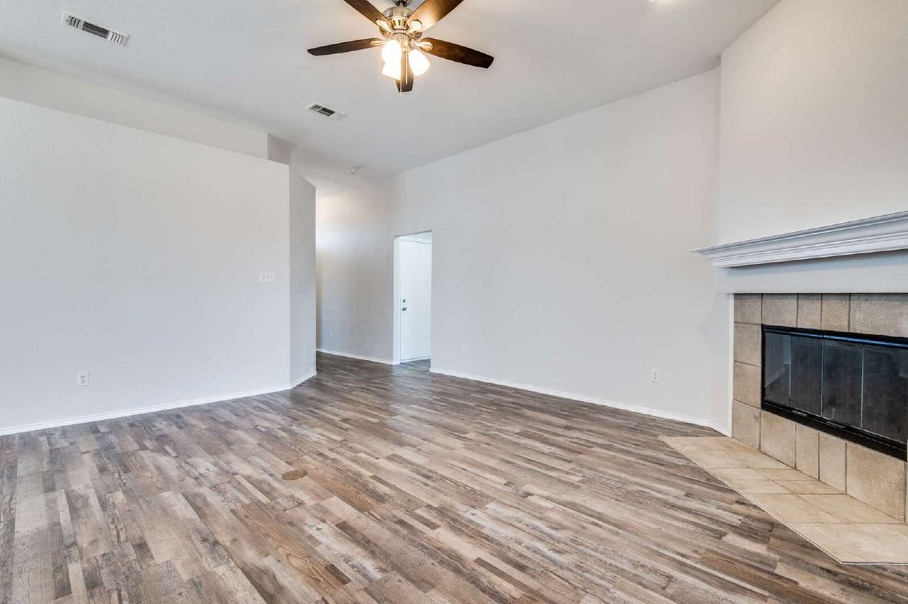 3111 Ponds Edge Trl - Photo 5 of 25