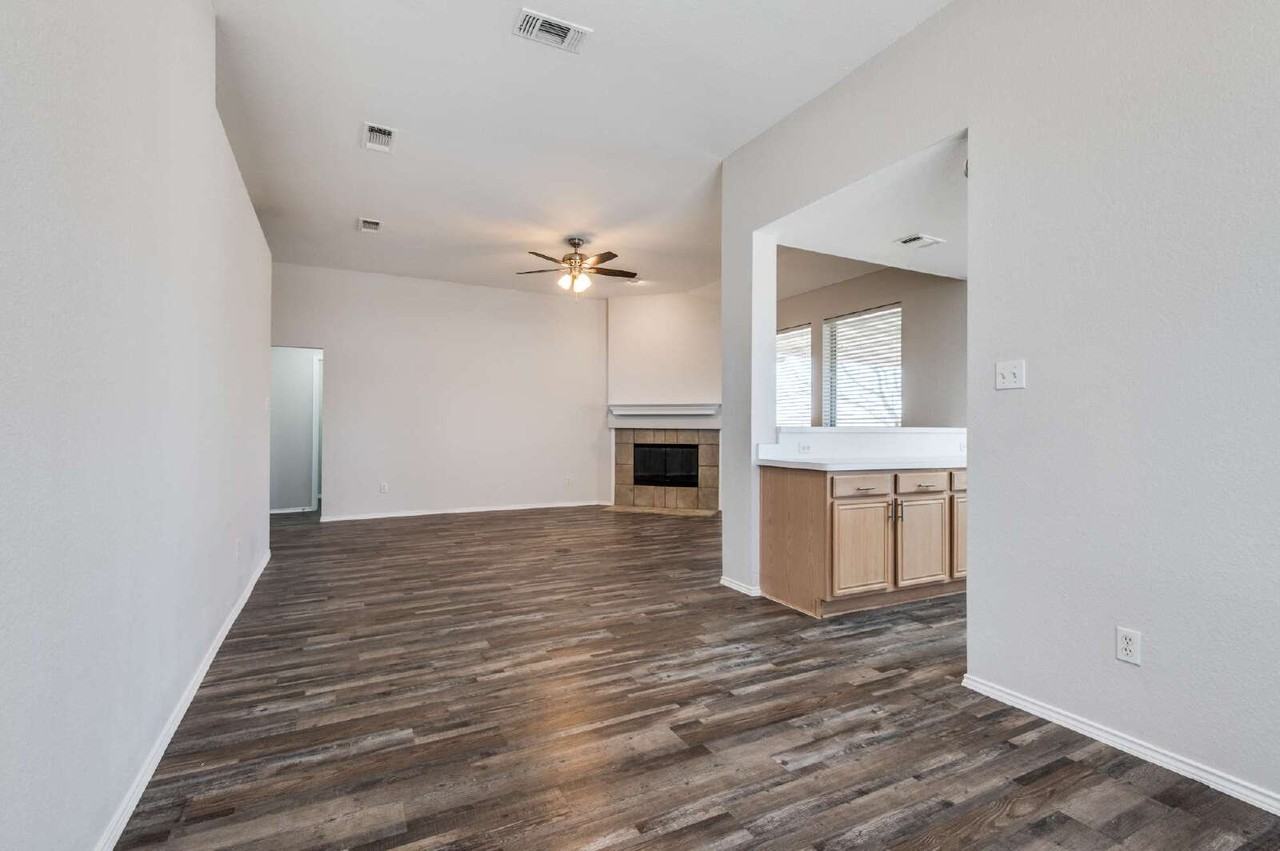 3111 Ponds Edge Trl - Photo 7 of 25