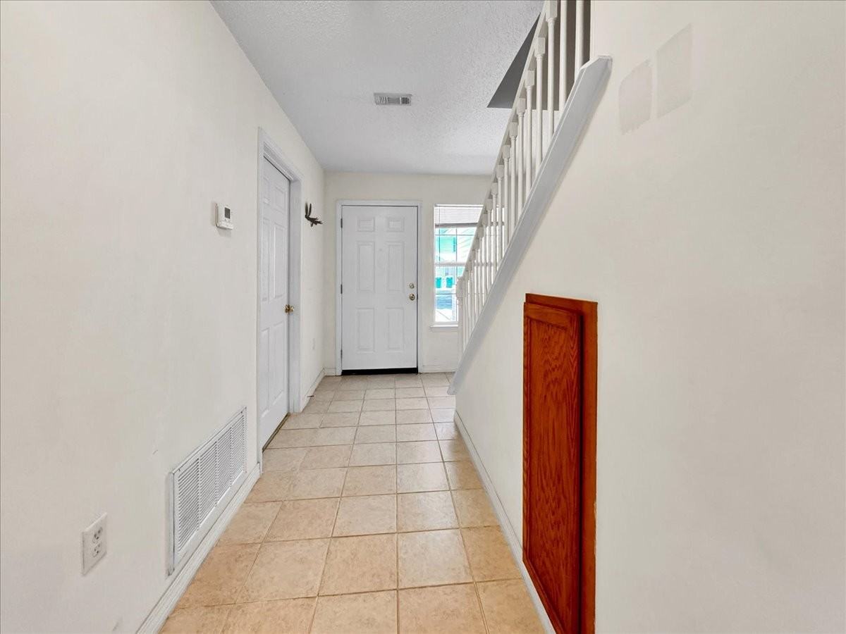 994 Scenic Oak Ln - Photo 2 of 31