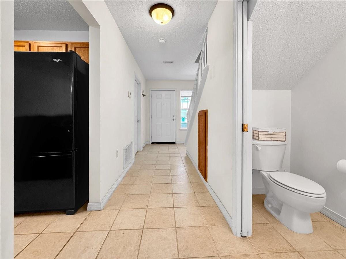 994 Scenic Oak Ln - Photo 3 of 31