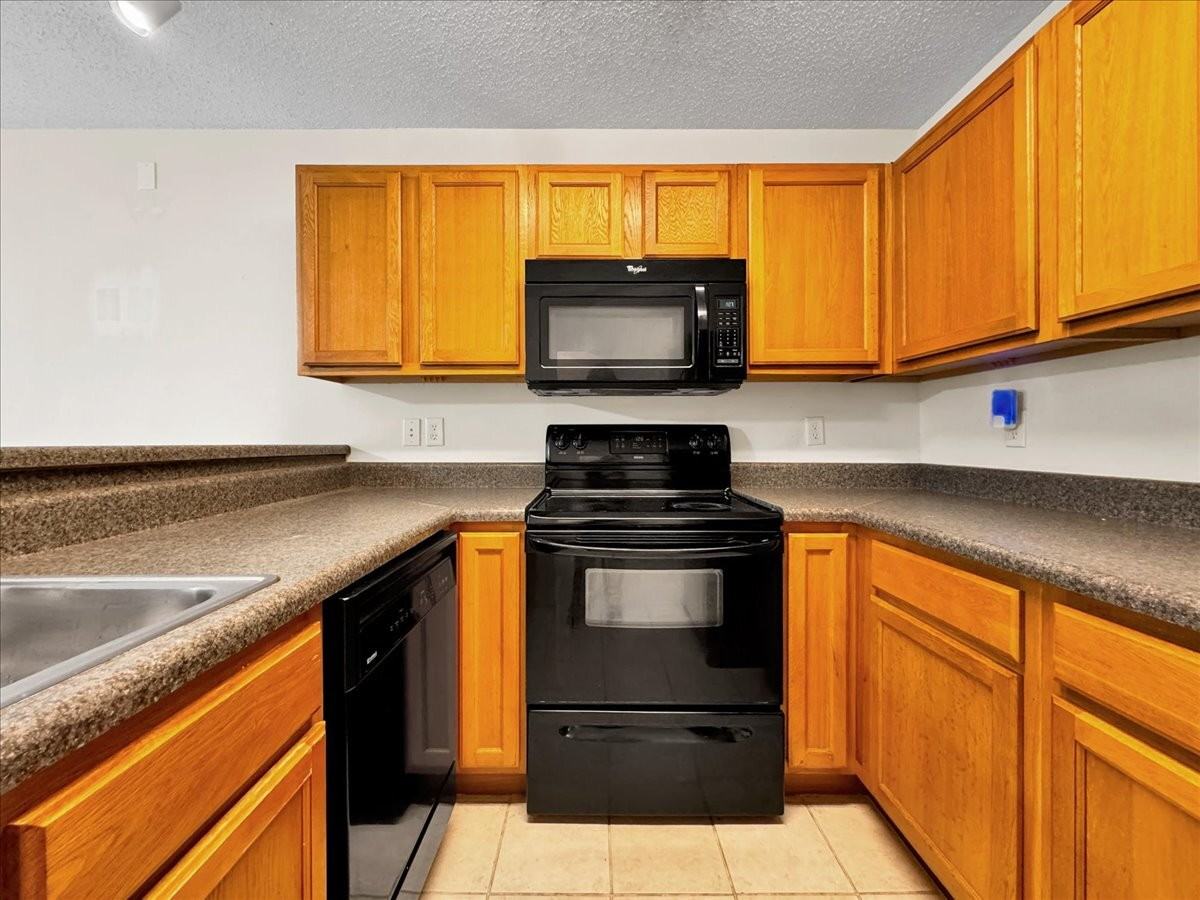 994 Scenic Oak Ln - Photo 5 of 31