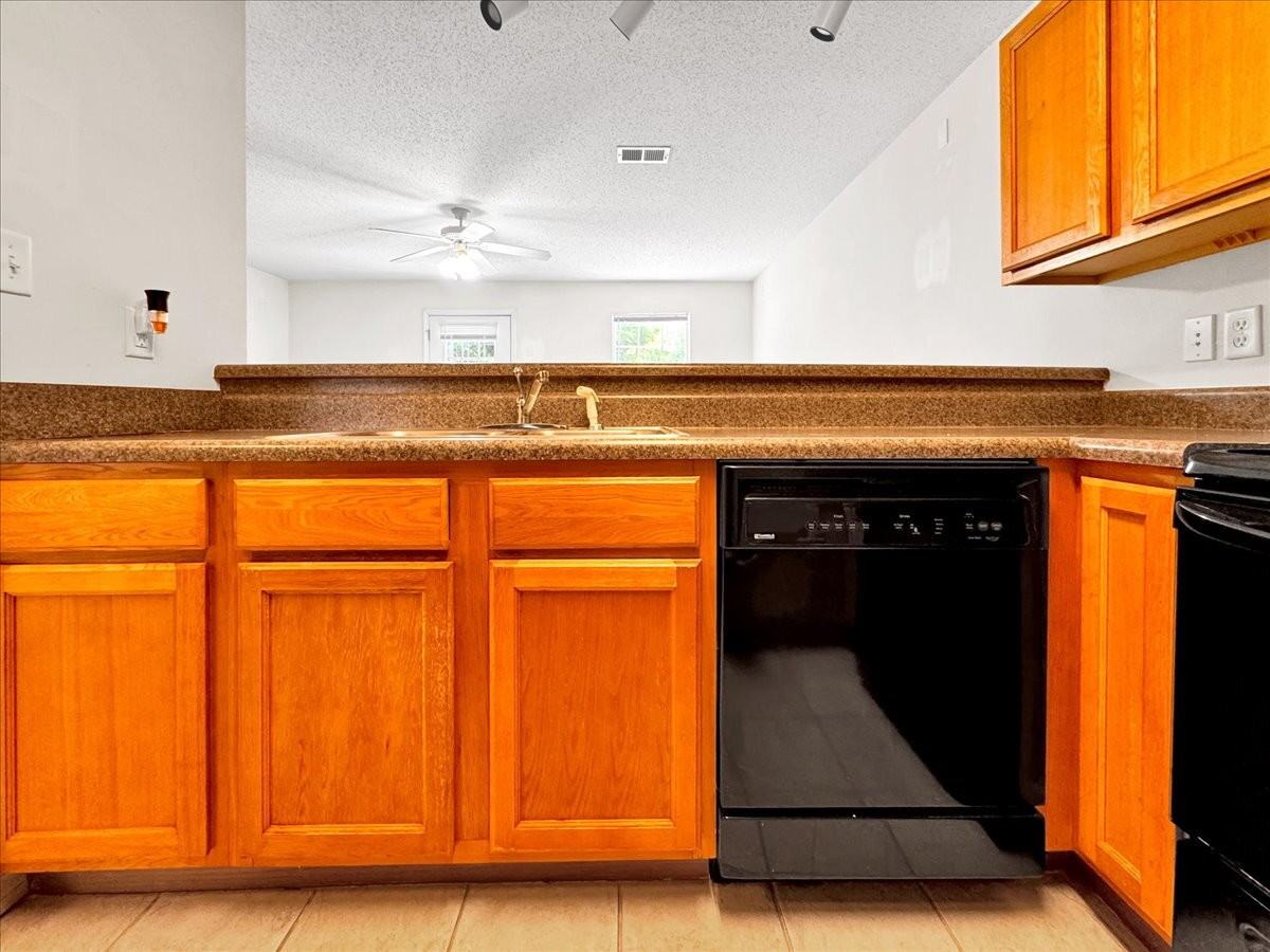 994 Scenic Oak Ln - Photo 6 of 31
