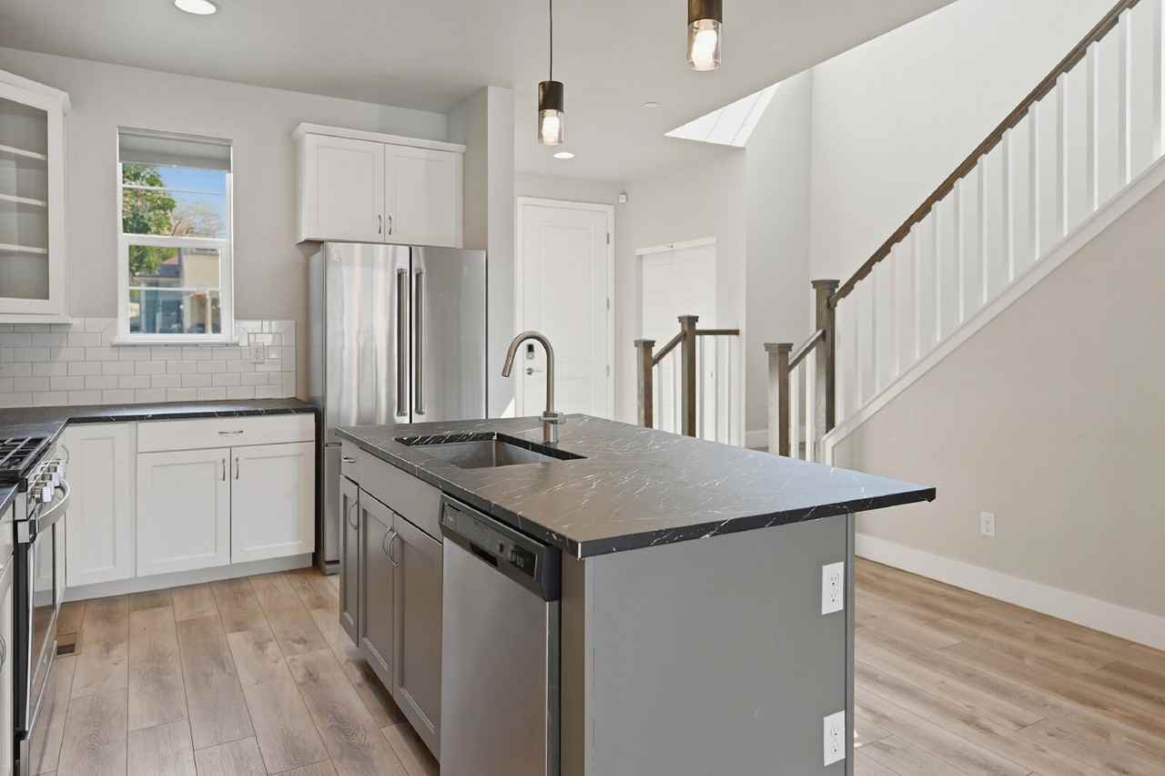 8864 Yates Dr - Photo 5 of 39