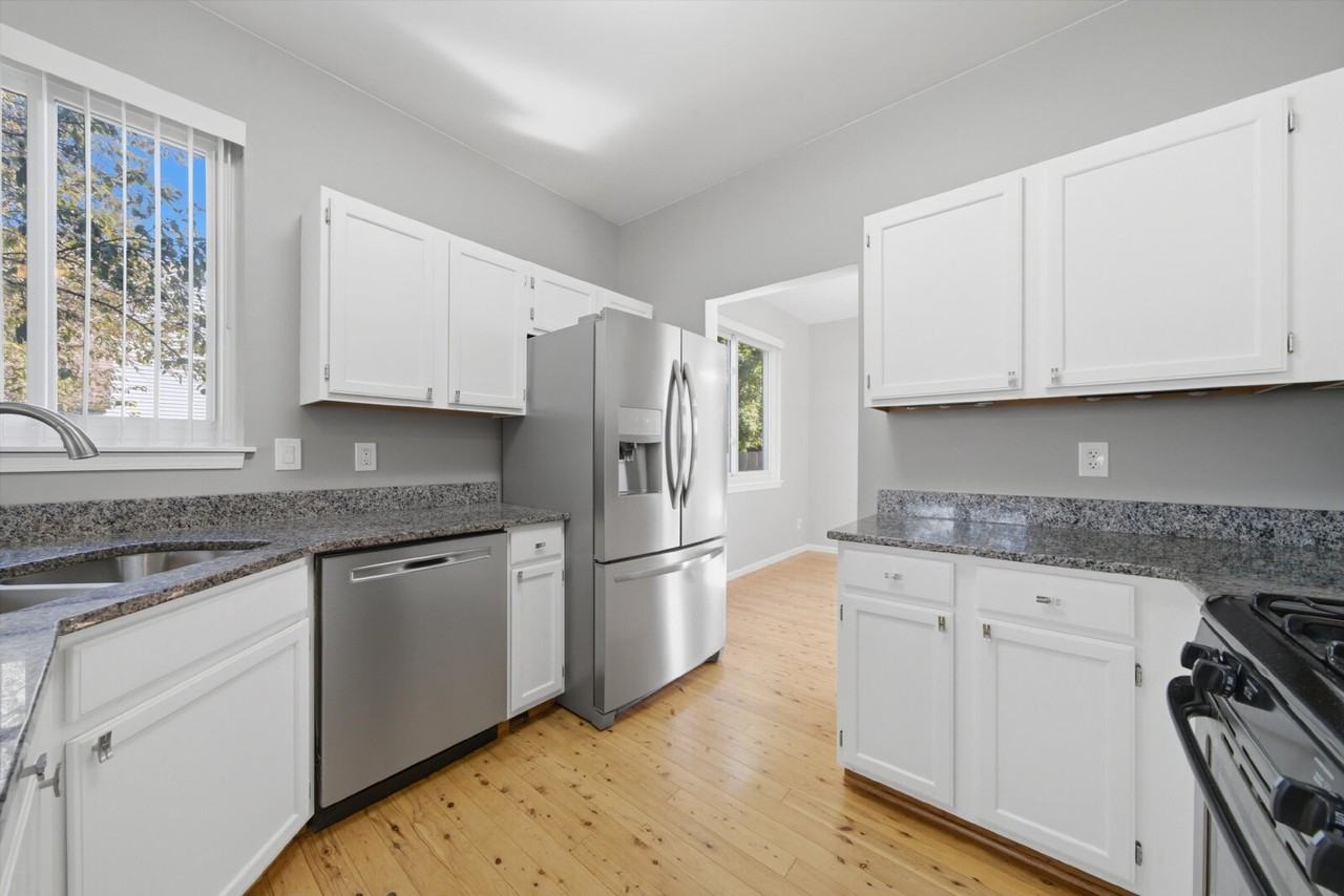 1912 Redwood Ln - Photo 6 of 27