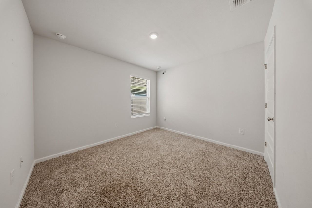 3989 Brownstone Way - Photo 6 of 45