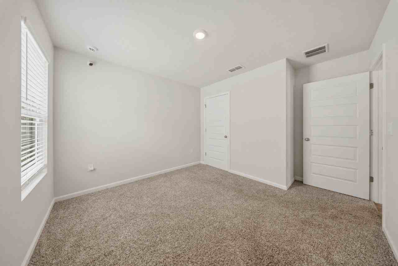 3989 Brownstone Way - Photo 7 of 45
