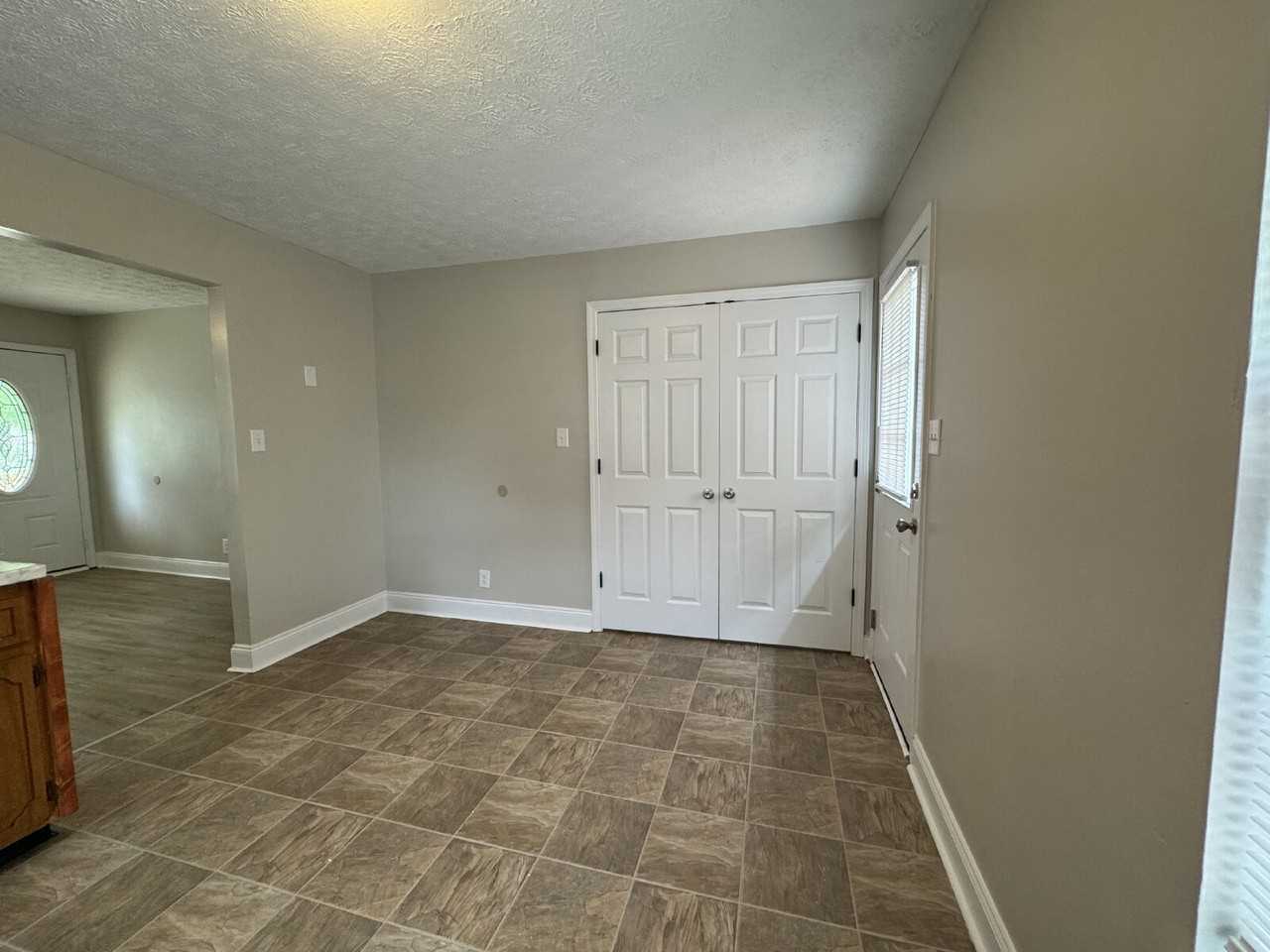 620 Artic Ave - Photo 6 of 19