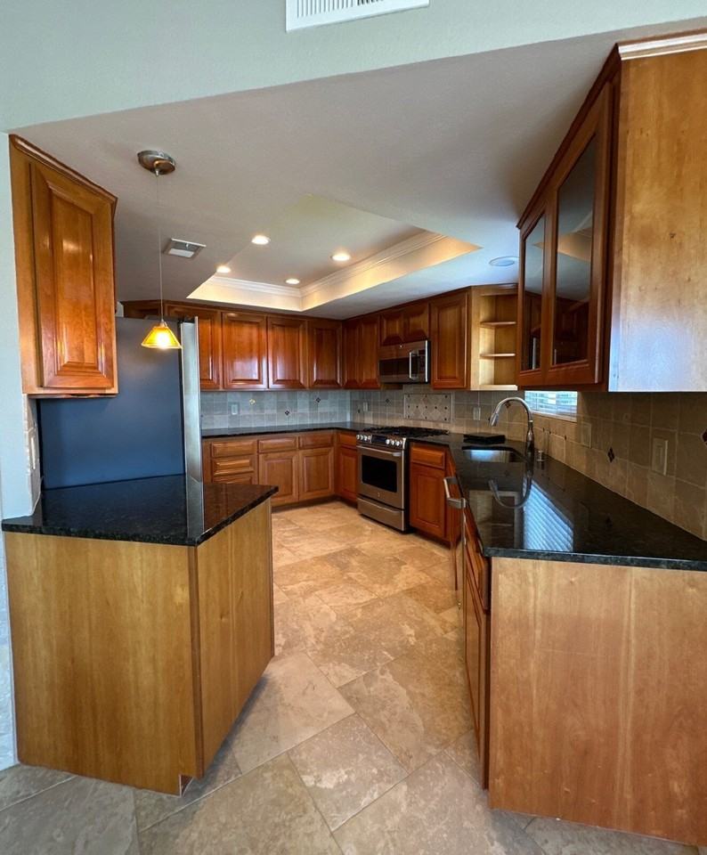 2100 Costa Del Sol - Photo 7 of 26