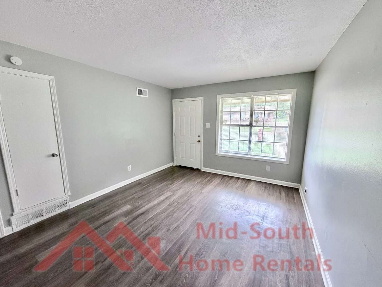 1270 Chickamauga Ave - Photo 5 of 26