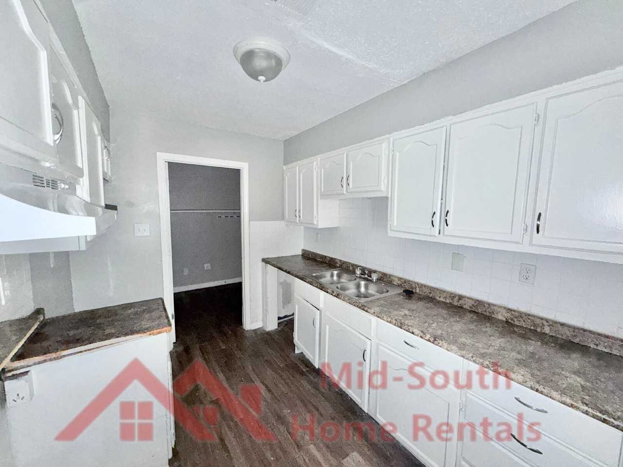 1270 Chickamauga Ave - Photo 6 of 26
