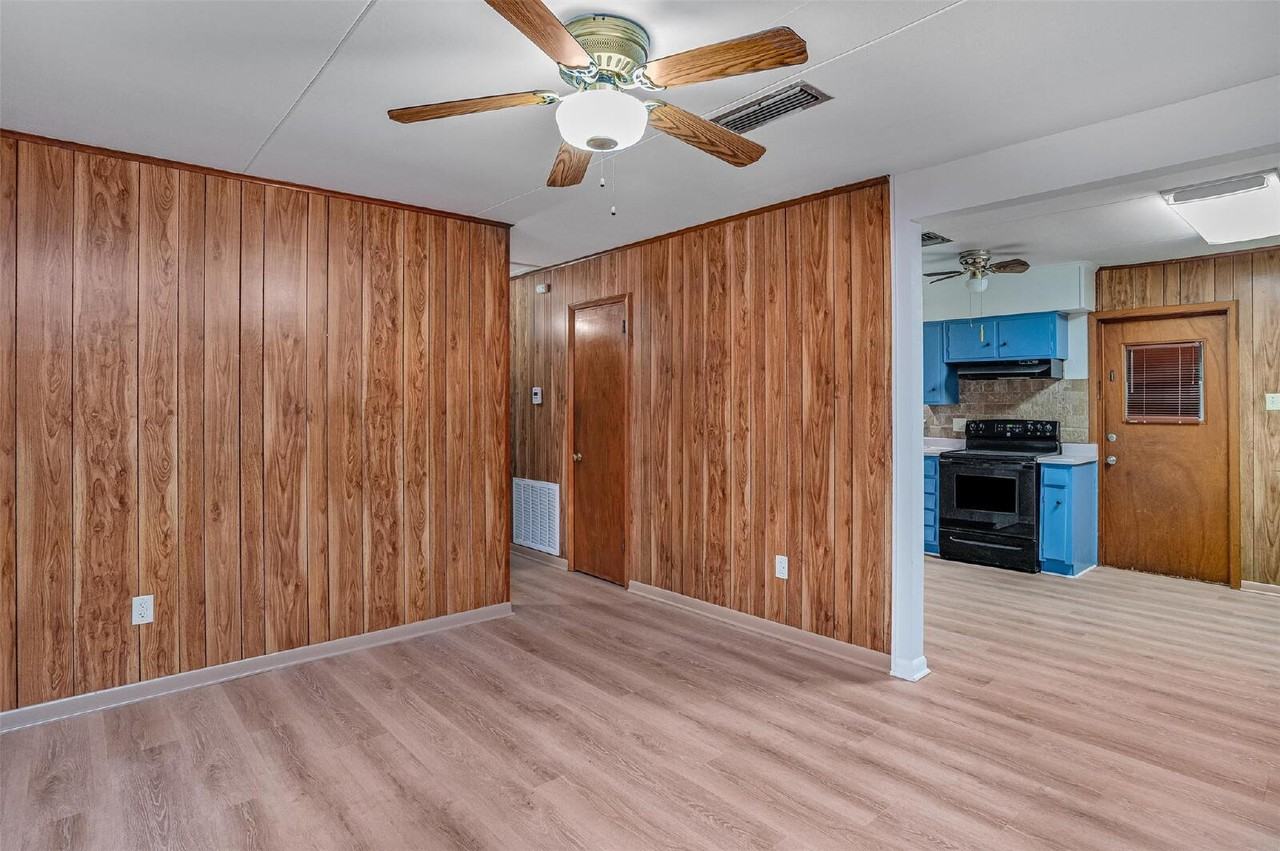 1101 Shirley Ln - Photo 4 of 22