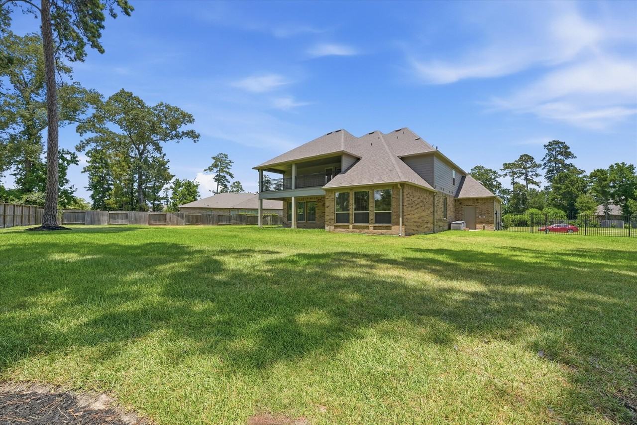 14130 Aspen Woods Ct - Photo 3 of 32