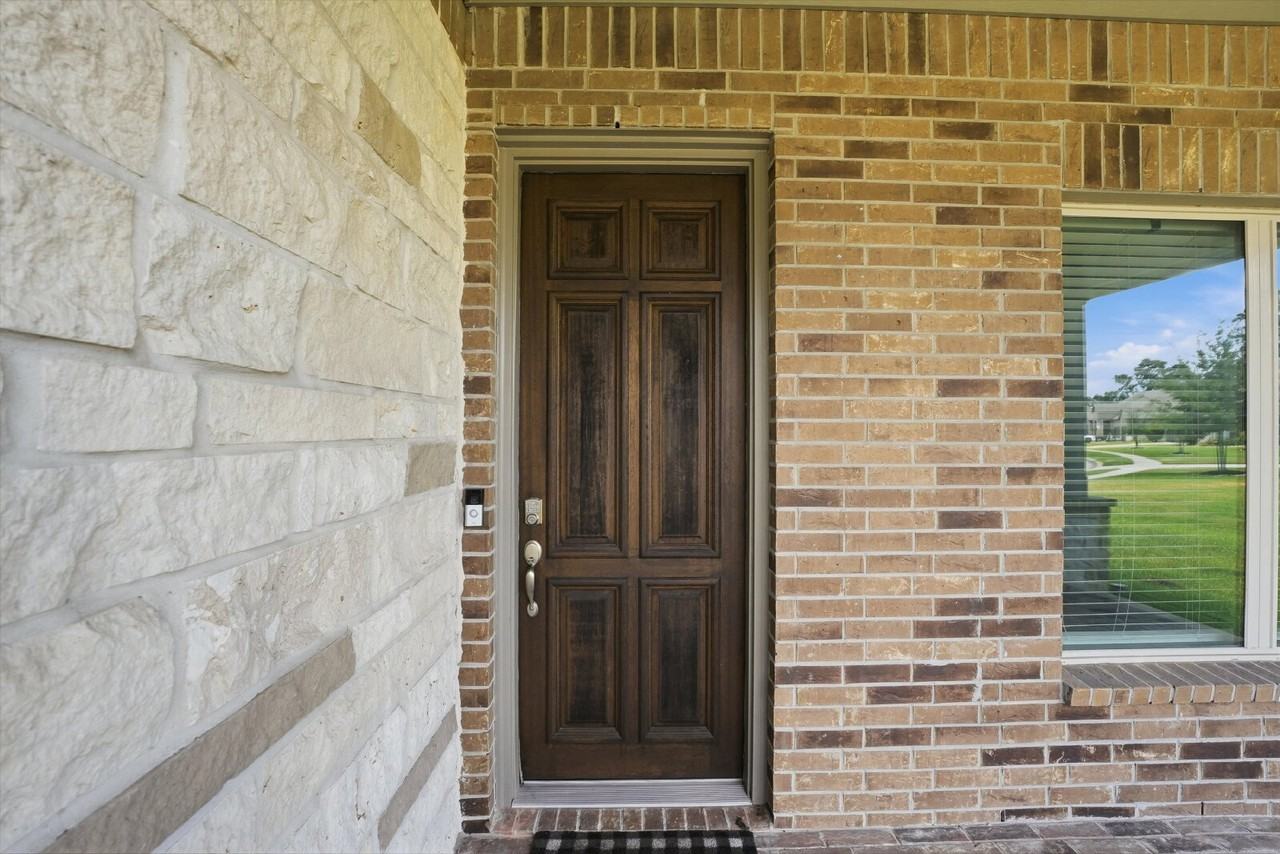 14130 Aspen Woods Ct - Photo 6 of 32