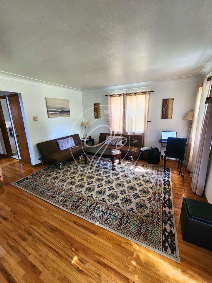 2701 Latonia Blvd - Photo 4 of 33