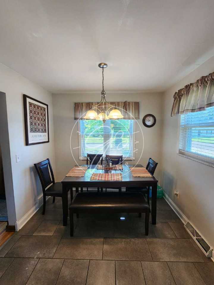 2701 Latonia Blvd - Photo 6 of 33