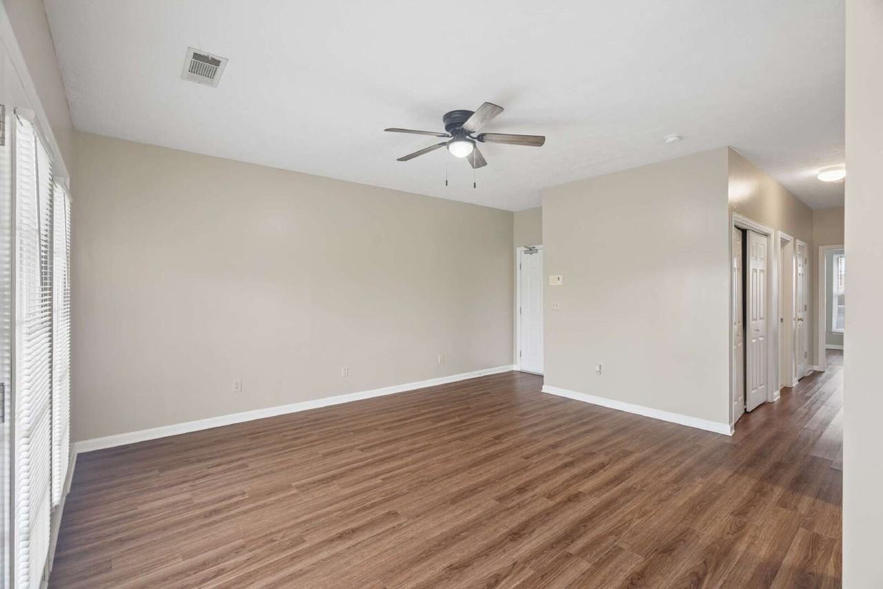 501 Churchill Xing - Photo 2 of 25