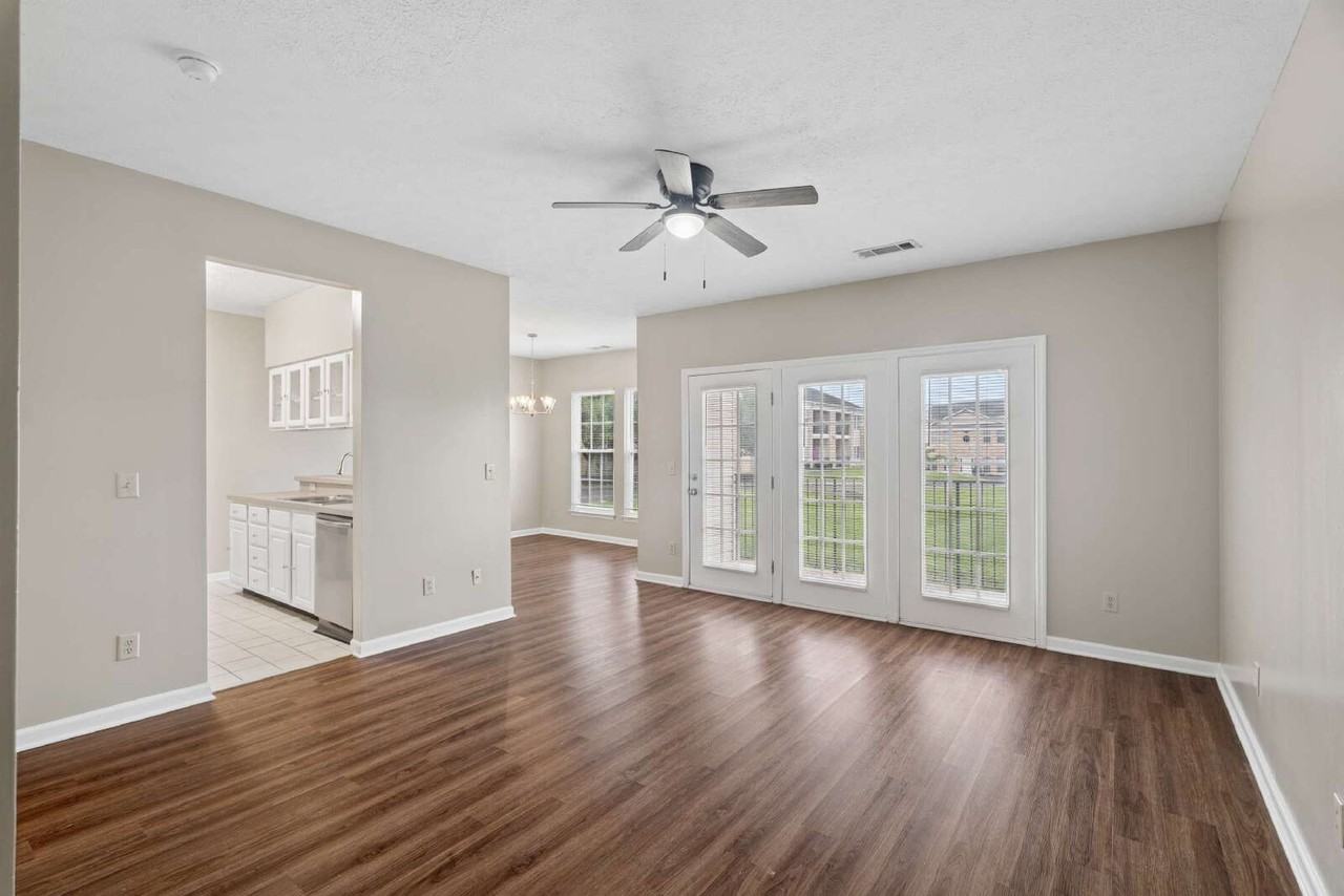 501 Churchill Xing - Photo 3 of 25