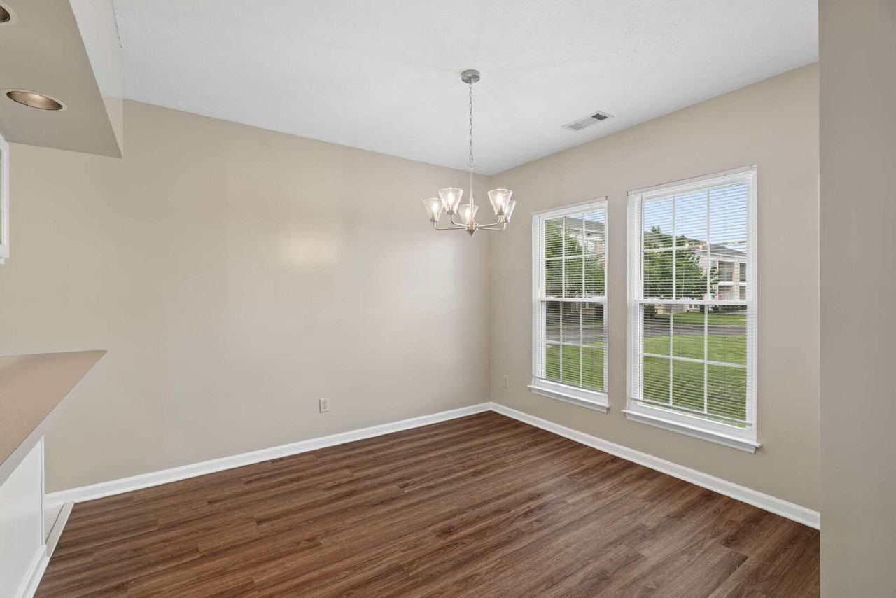 501 Churchill Xing - Photo 5 of 25