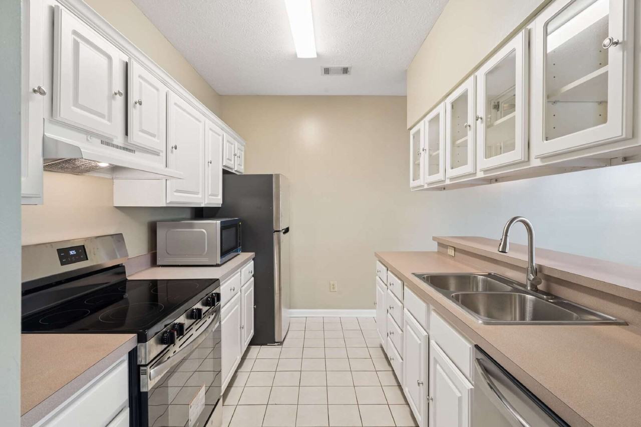 501 Churchill Xing - Photo 7 of 25