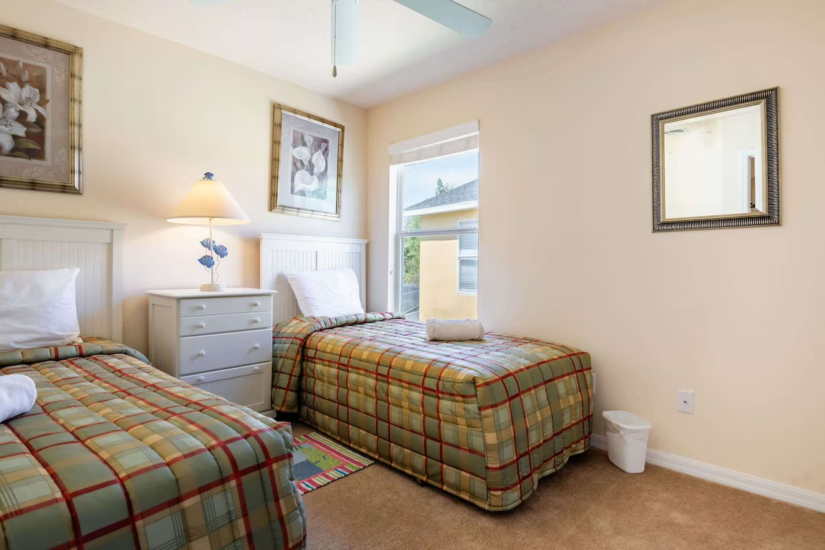 194 Blue Jay Way - Photo 4 of 33