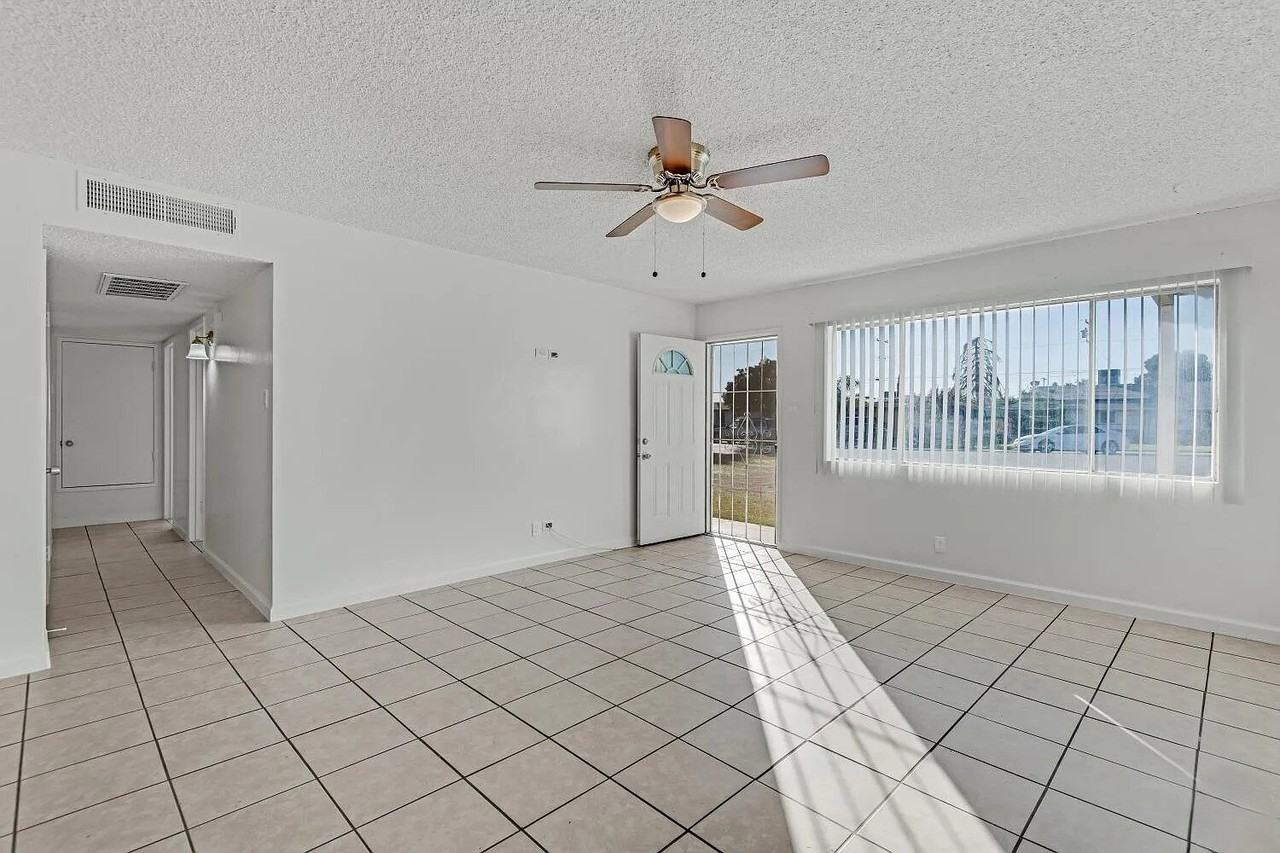 1930 Stillman Ave - Photo 6 of 30