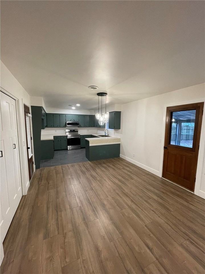 4003 Holt Ave - Photo 6 of 22