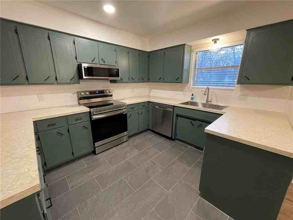 4003 Holt Ave - Photo 7 of 22