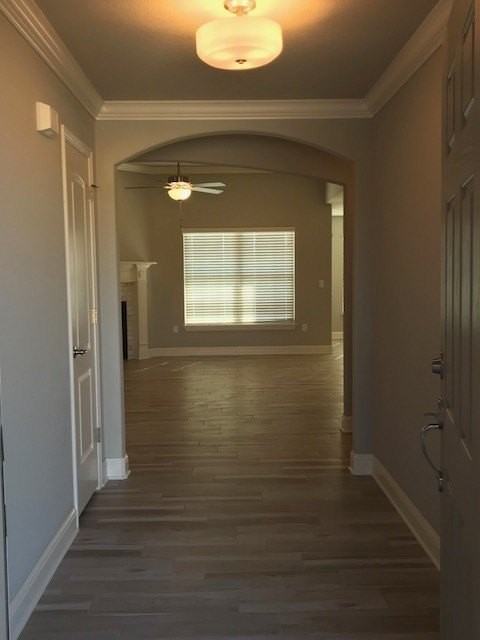 2211 Hunter Dr - Photo 2 of 17