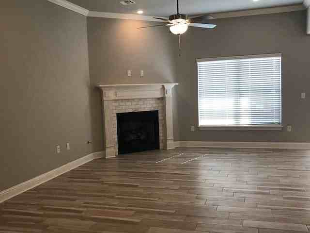 2211 Hunter Dr - Photo 3 of 17