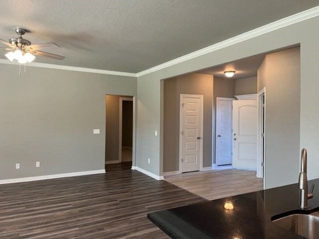 4338 Leafield St - Photo 5 of 31