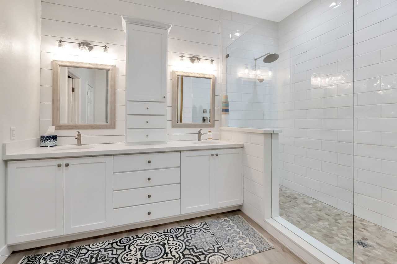 10226 E Laguna Azul Ave - Photo 3 of 42