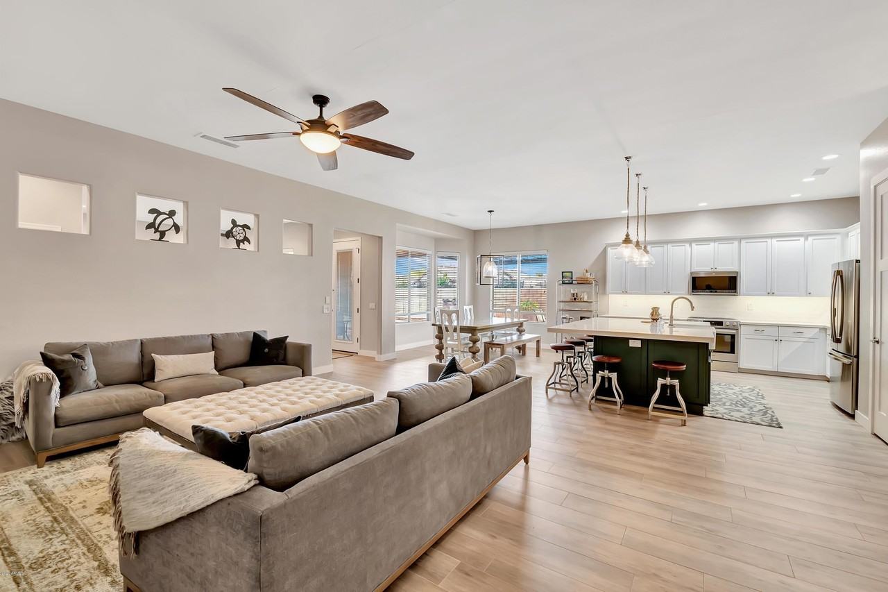 10226 E Laguna Azul Ave - Photo 5 of 42