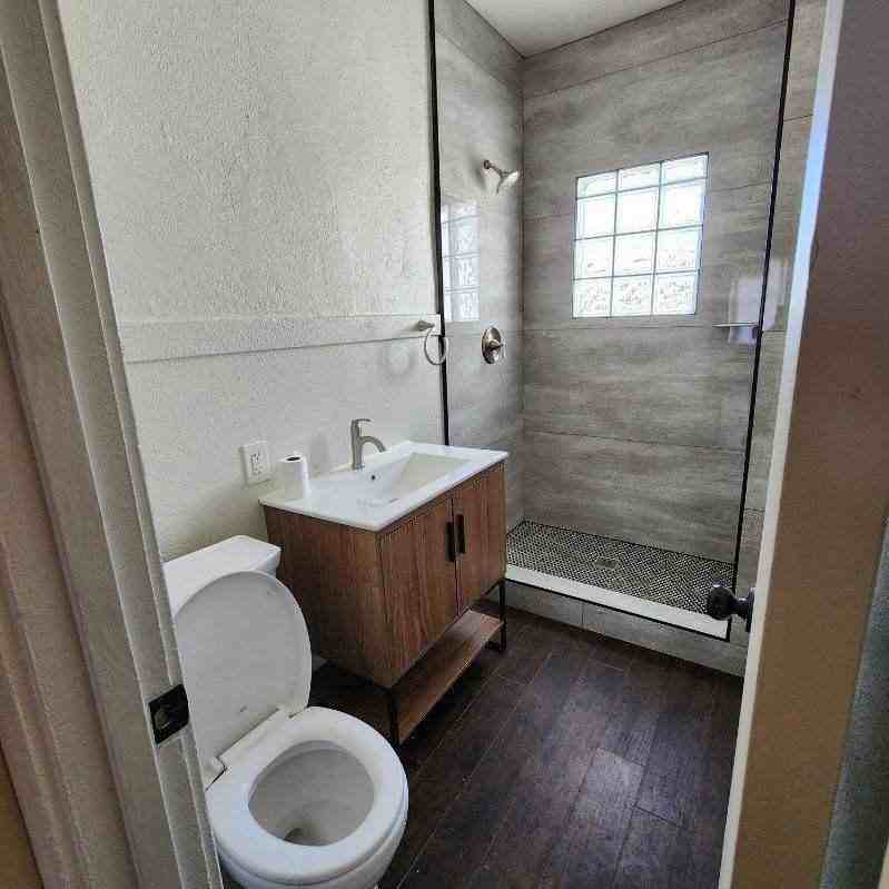 716 E Pierce St - Photo 2 of 14