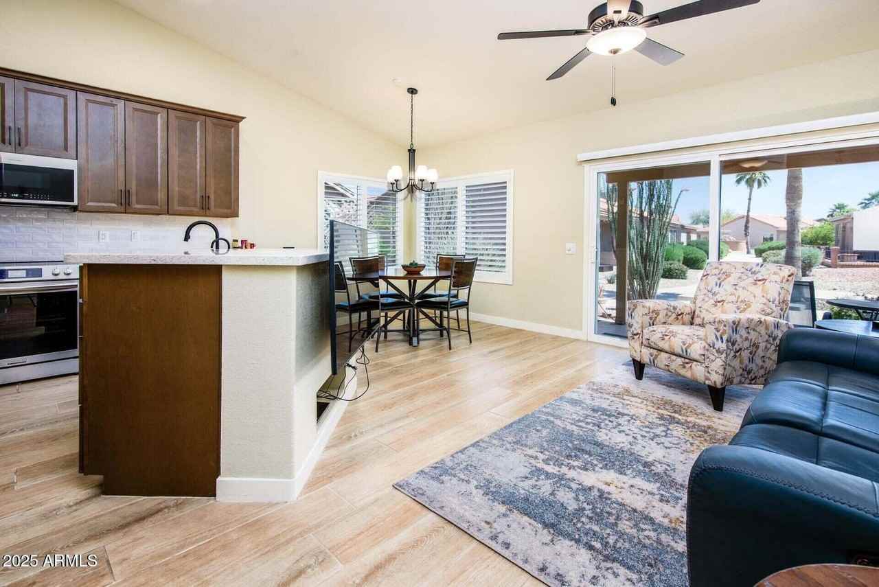 6831 S Coral Gable Dr - Photo 3 of 39