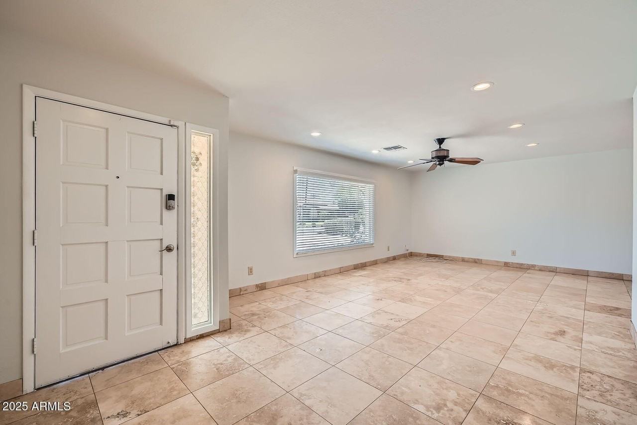 6220 E Gold Dust Ave - Photo 4 of 26