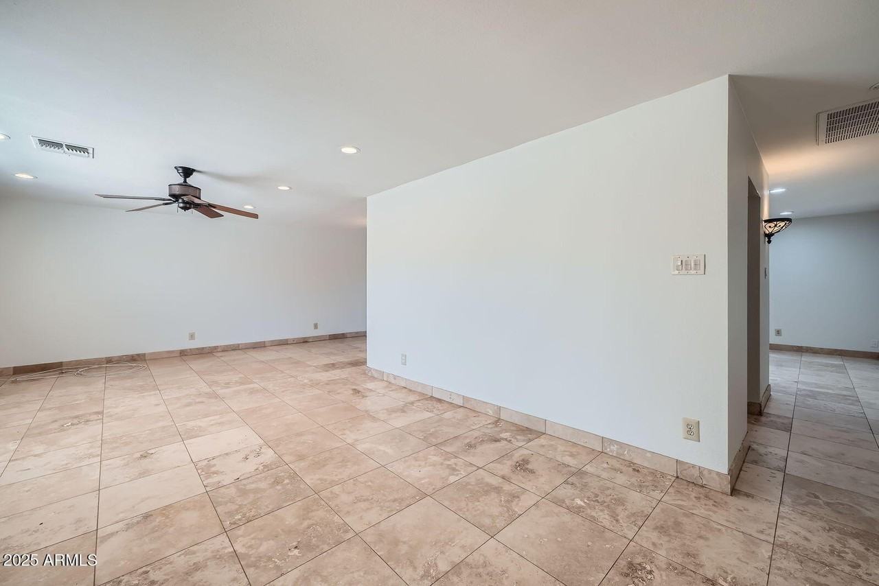 6220 E Gold Dust Ave - Photo 5 of 26