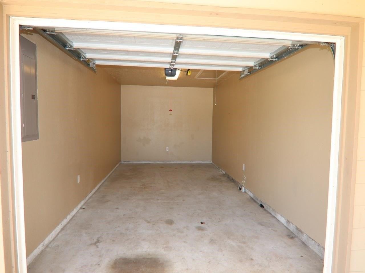 826 S Village Creek Pkwy - Photo 4 of 14