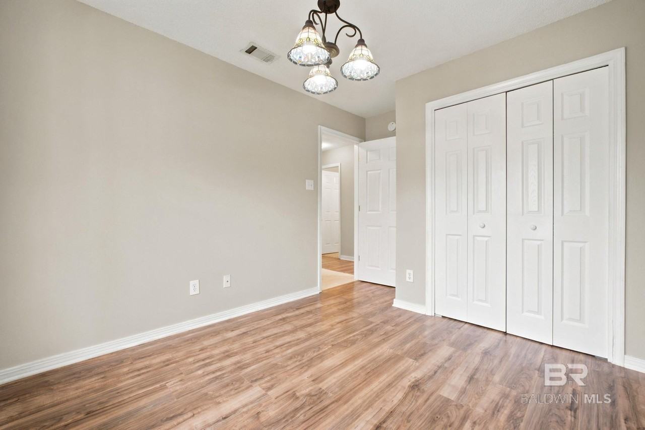 7689 Audubon Dr - Photo 4 of 29