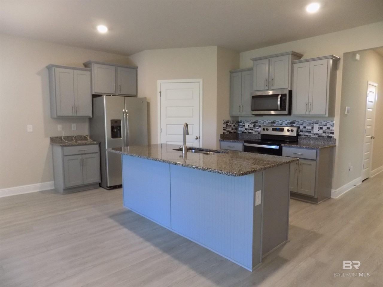 22928 Lieutenant Ave - Photo 3 of 28