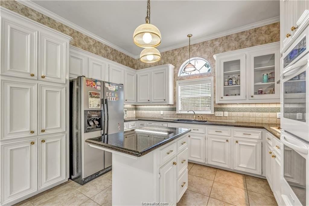 4601 Valley Brook Cir - Photo 5 of 33