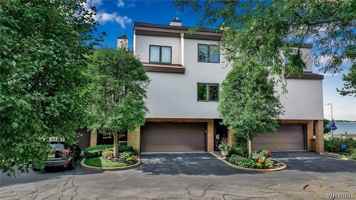 featured image of 36 Harbour Pointe Cmn