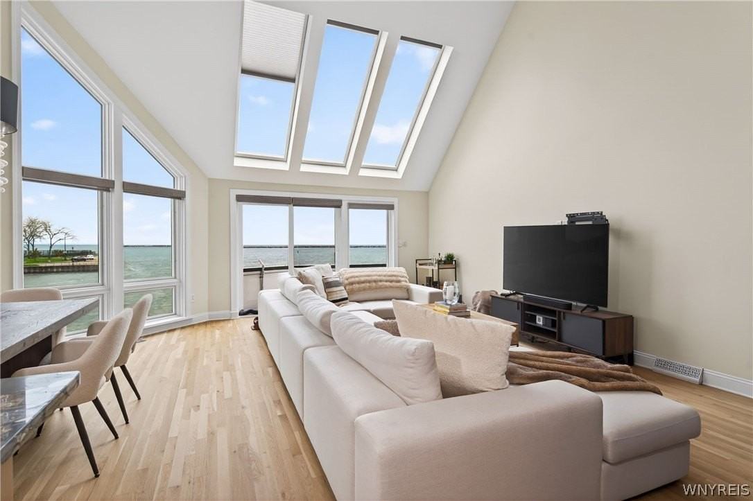 36 Harbour Pointe Cmn - Photo 6 of 35