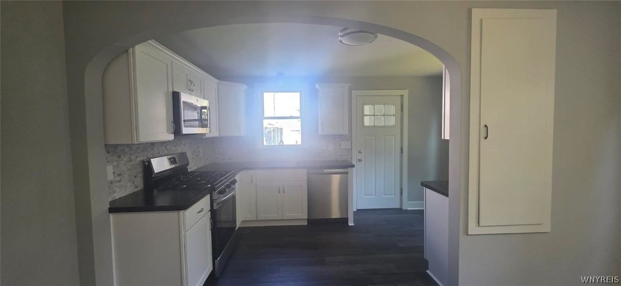 11 Euclid Ave #LEFT - Photo 7 of 27