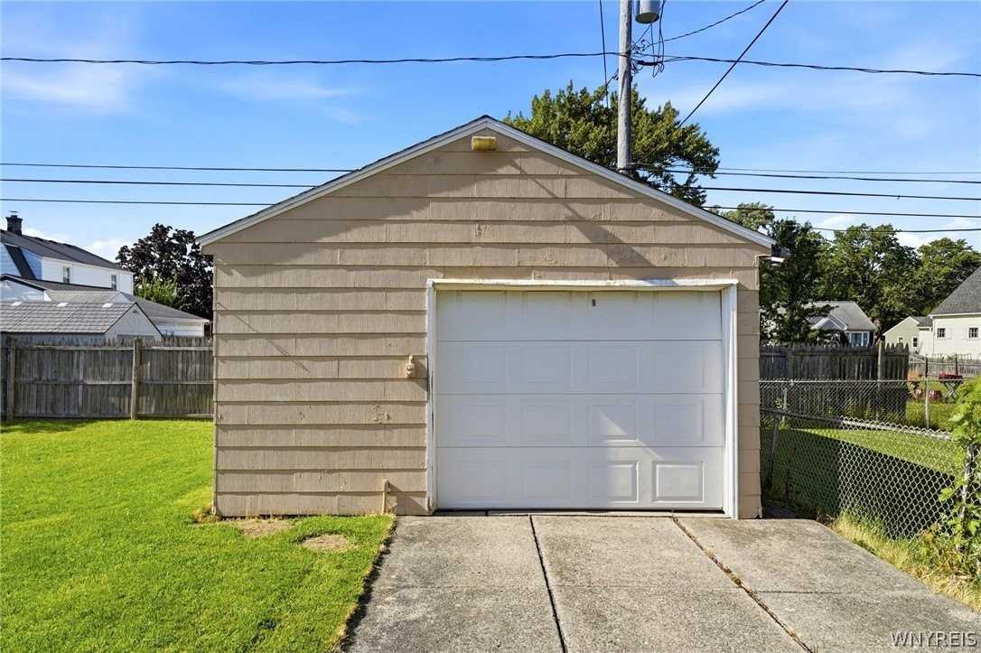 66 Cleveland Dr - Photo 5 of 39