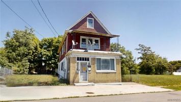 featured image of 425 Johnson St