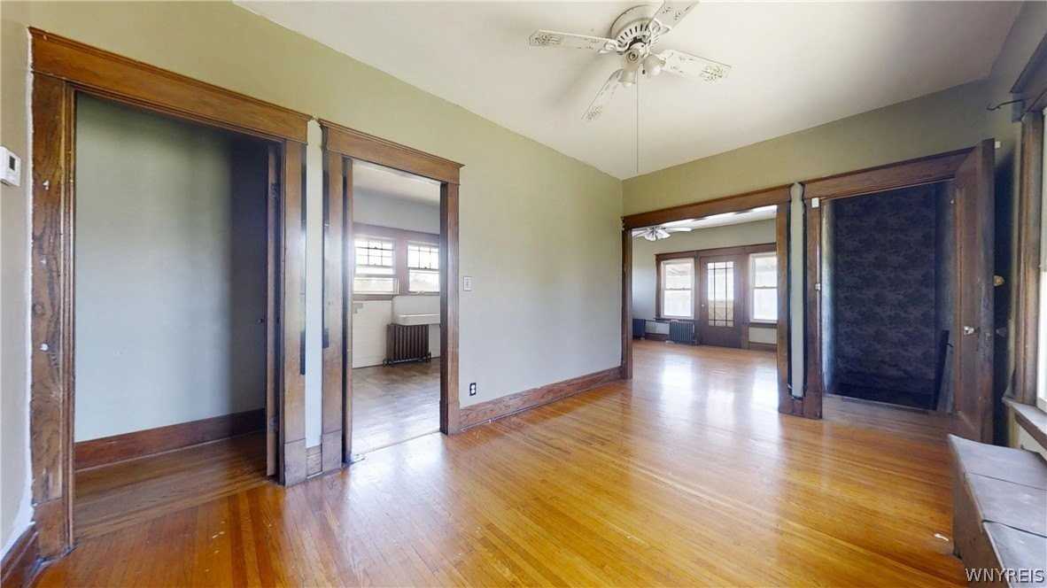 425 Johnson St - Photo 6 of 16