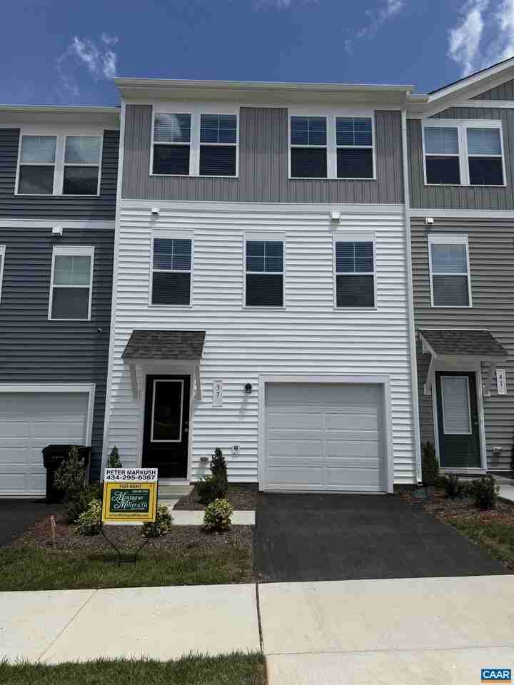 37 Laurin St